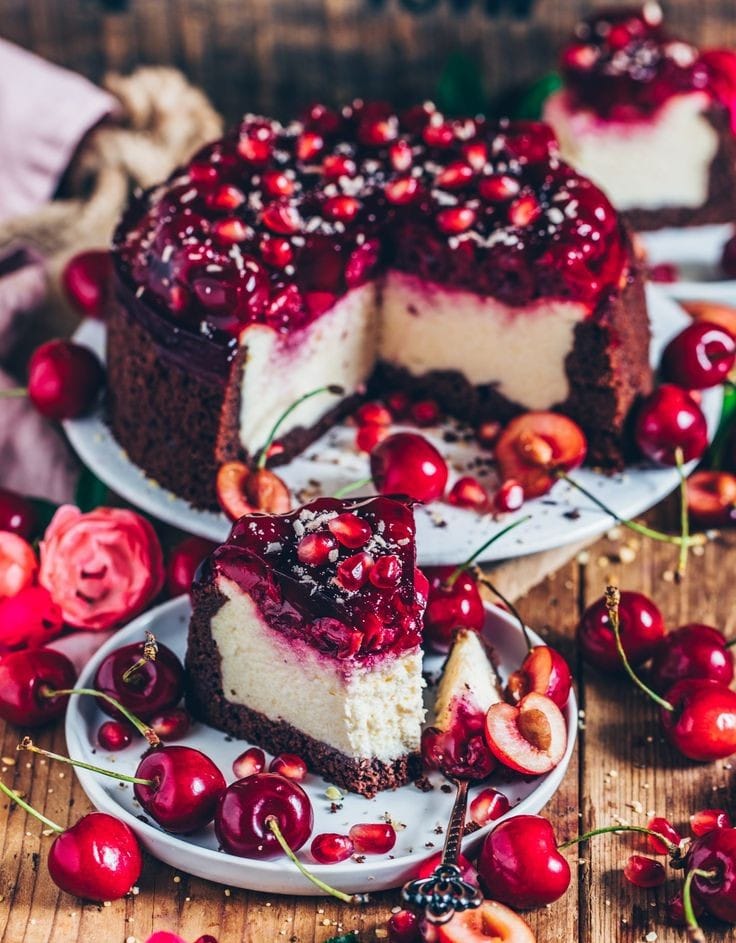 Cheesecake cu cireșe și rodie